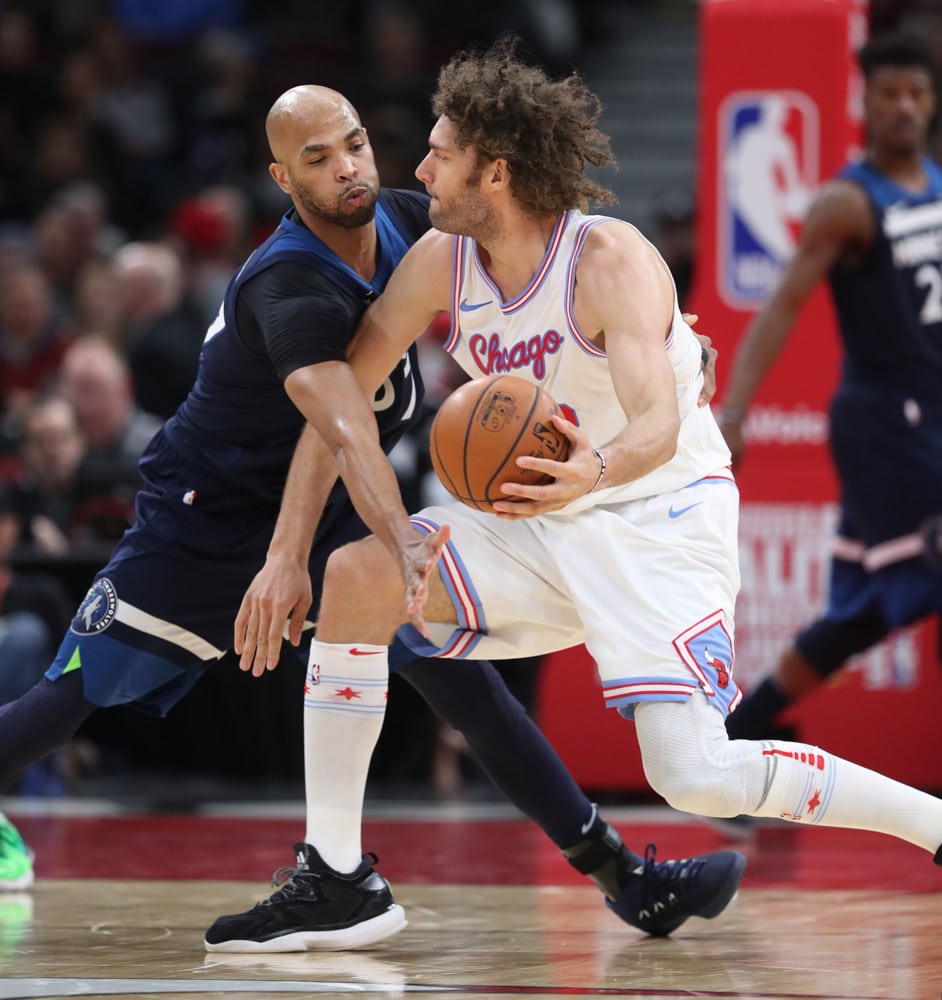 Robin Lopez es multado por gritar a los árbitros