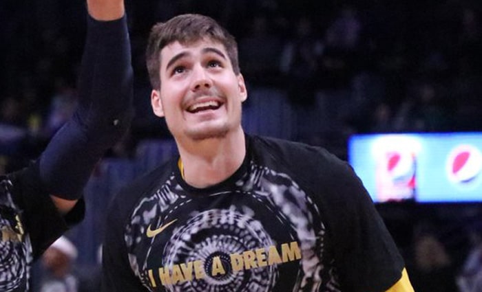 Juancho Hernangómez juega 19 minutos ante los Lakers