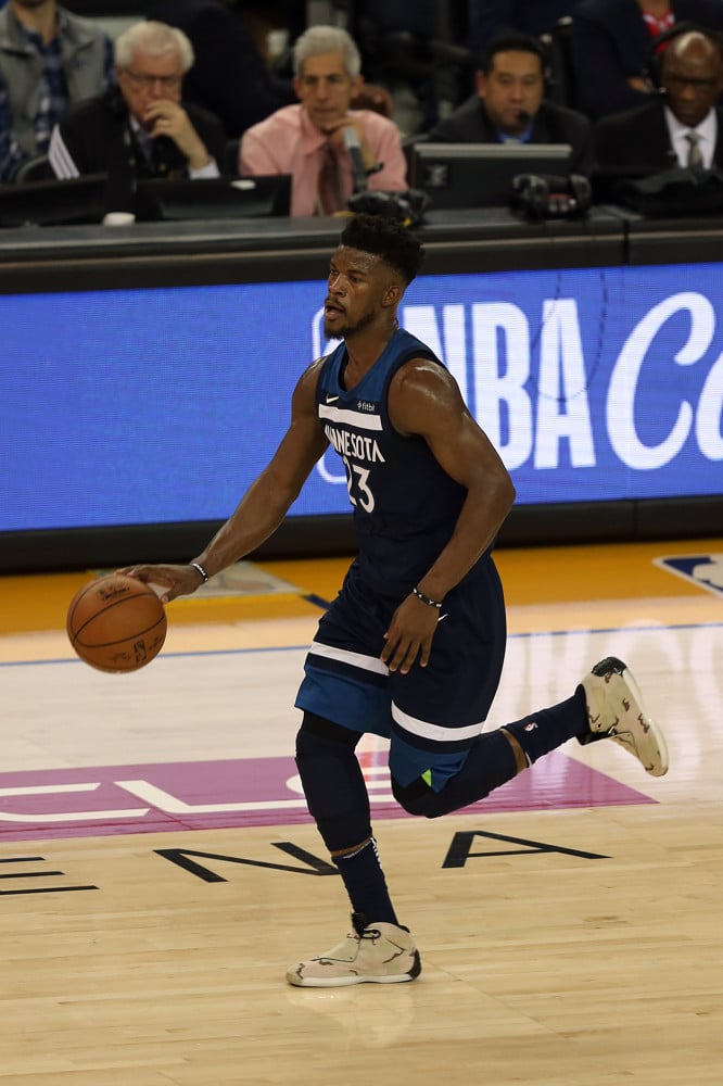 Minnesota y Houston aún negocian en torno a Jimmy Butler