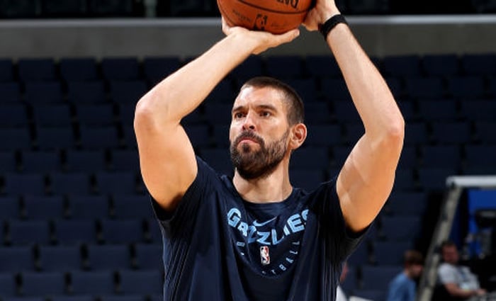 Marc Gasol y el novato Deandre Ayton brillan en el Grizzlies-Suns