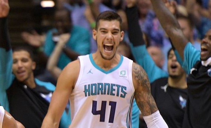 Gran partido de Willy Hernangómez ante los Suns