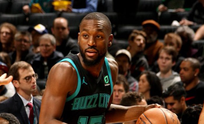 Kemba brilla, Willy es titular y los Hornets pierden