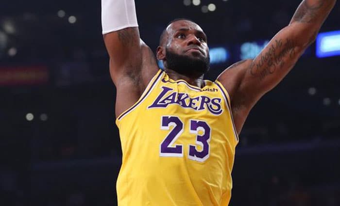 LeBron James, accionista feliz del Liverpool