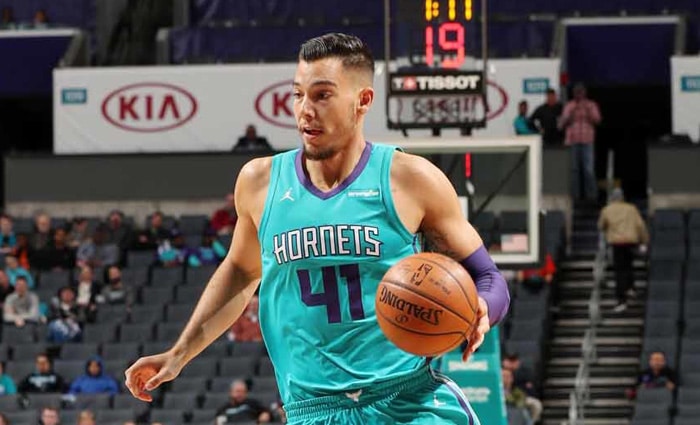 Hornets garantiza el contrato de Willy Hernangómez