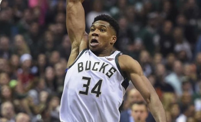 La NBA multa a los Bucks por hablar del contrato de Antetokounmpo