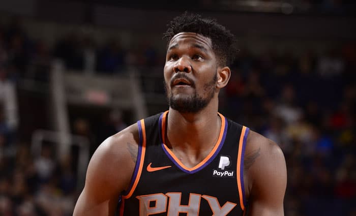 Ayton da positivo en un control y la NBA le sanciona con 25 partidos
