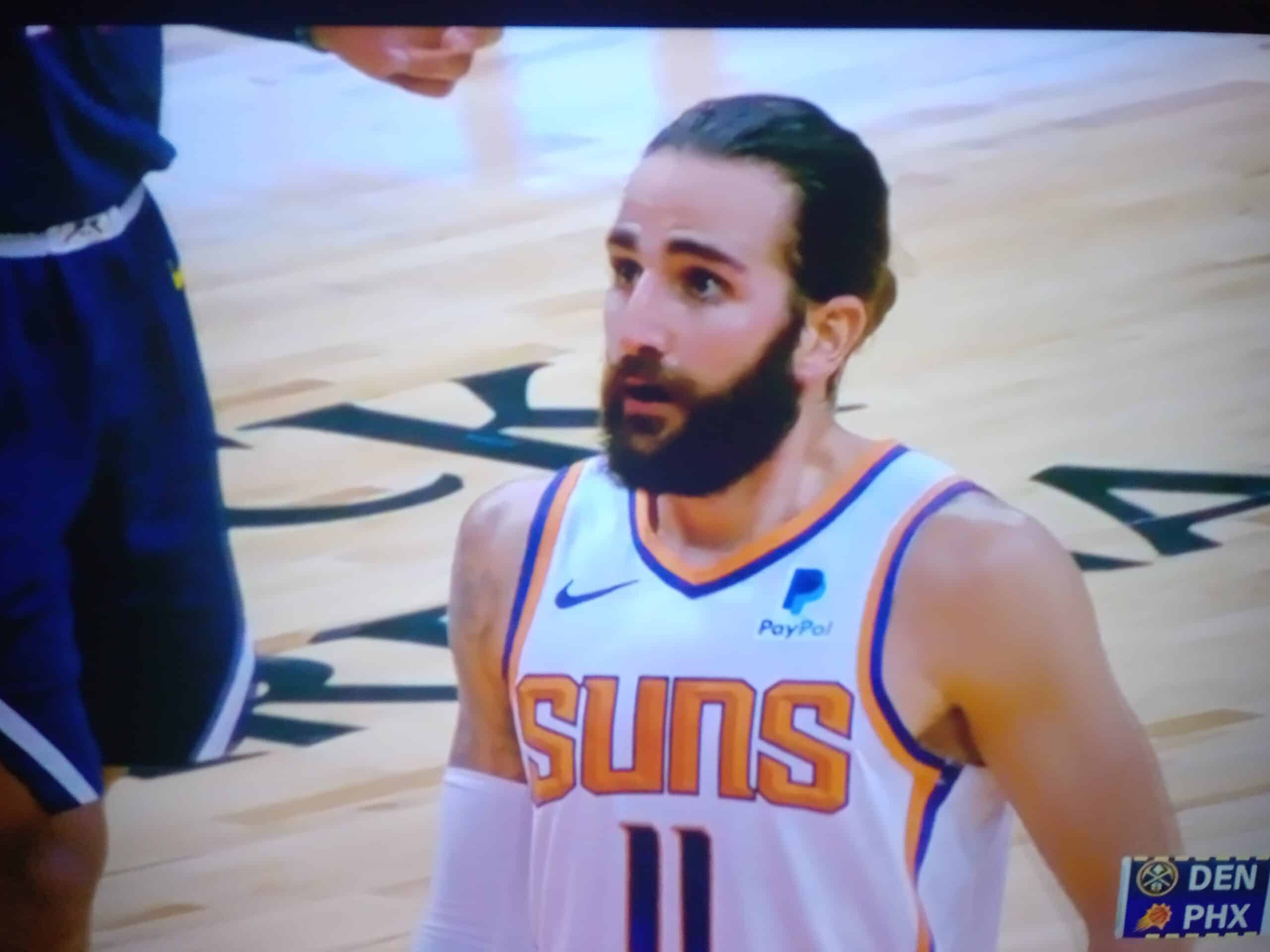 Doble-doble y triunfo de Ricky Rubio en su estreno con Phoenix