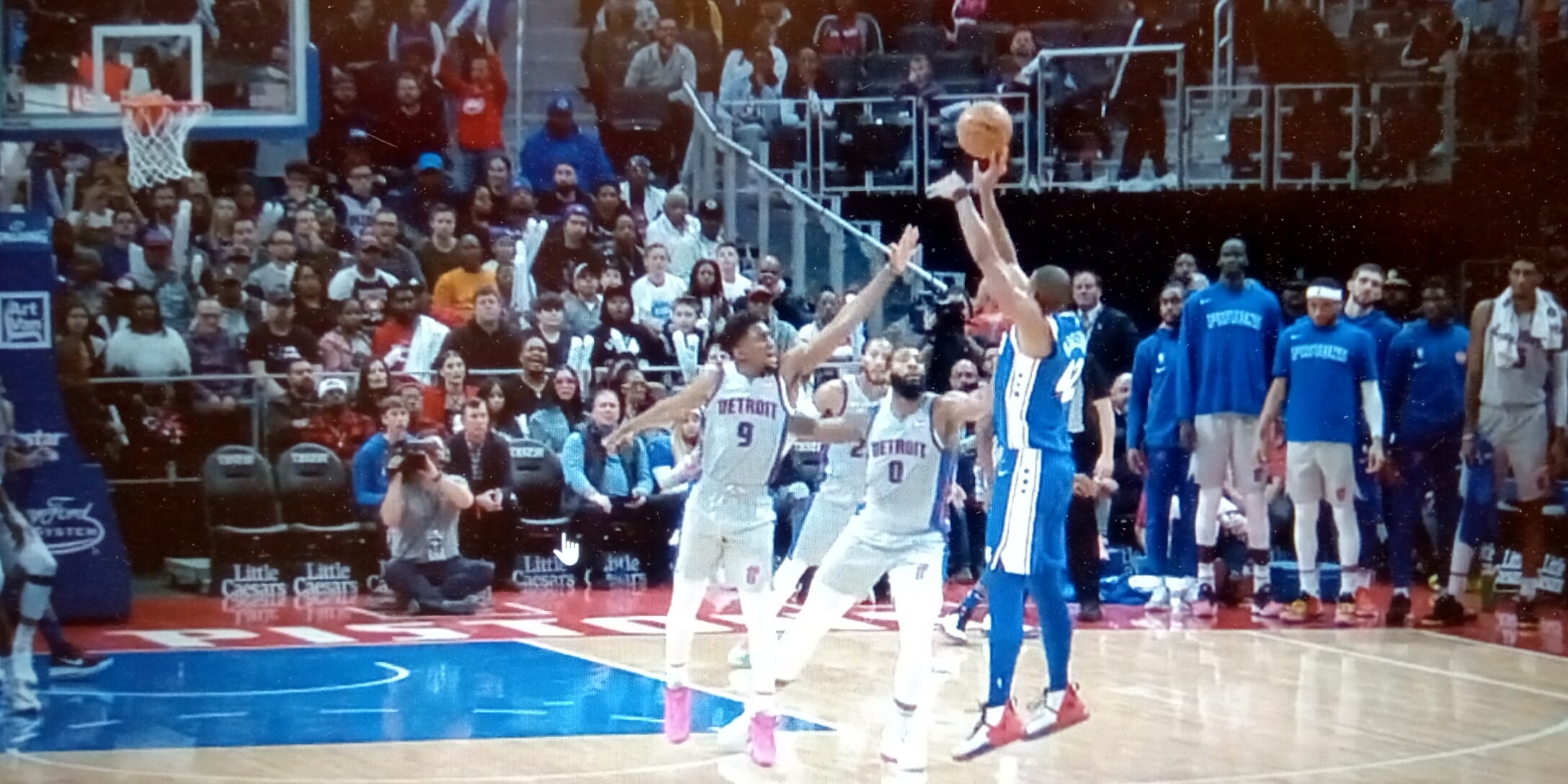 Al Horford resuelve el Pistons-Sixers con un gran final