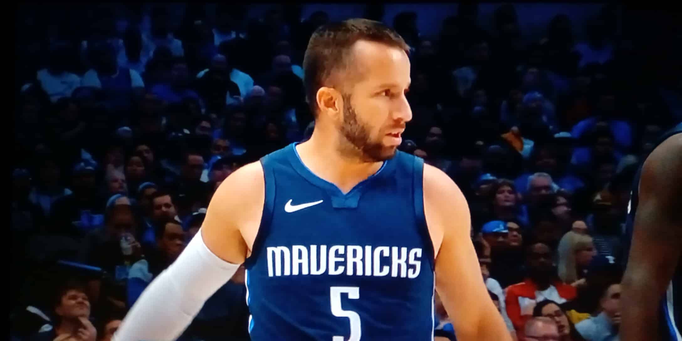 J.J. Barea juega su primer partido oficial en 10 meses