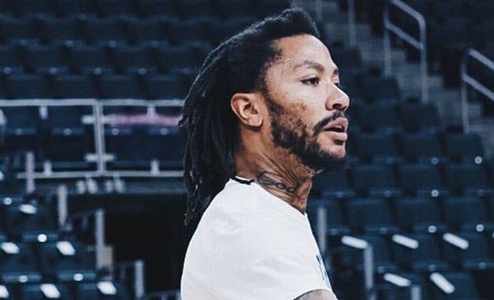 Derrick Rose es multado tras arrojar un bolígrafo a la pista