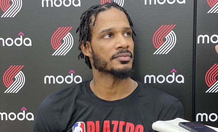 Trevor Ariza se borra de Orlando para poder visitar a su hijo