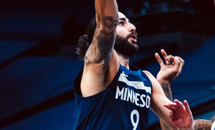 Minnesota derrota a los Warriors con 26 puntos de Ricky Rubio