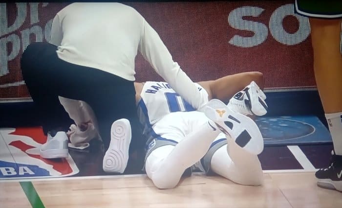 El novato Haliburton abandona el Mavs-Kings con una lesión de rodilla