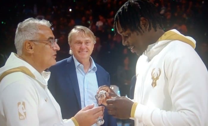 Los Bucks ya tienen en las manos sus anillos de campeones
