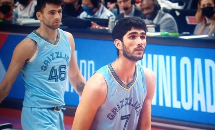 Santi Aldama anota 7 puntos en su debut en la NBA
