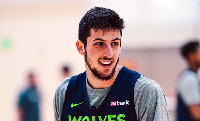 Bolmaro anota 20 puntos en su primera incursión en la G League