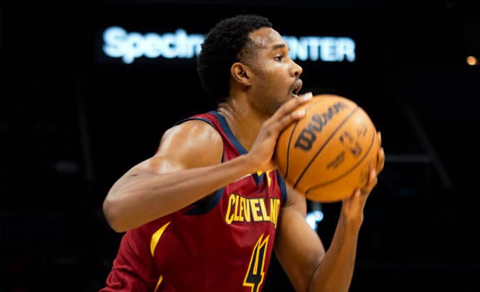 Evan Mobley y Josh Giddey son los Novatos del Mes