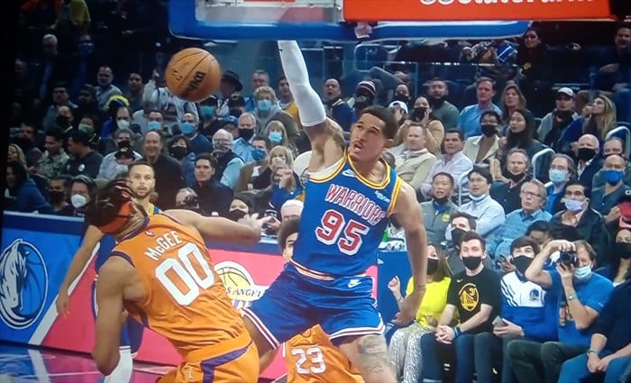 Warriors acaba con la racha de Suns y le arrebata el liderato del Oeste