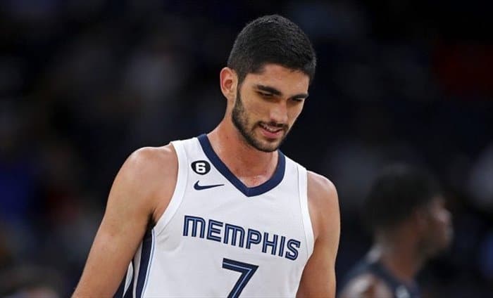 Santi Aldama debuta como titular y hace su mejor partido en la NBA