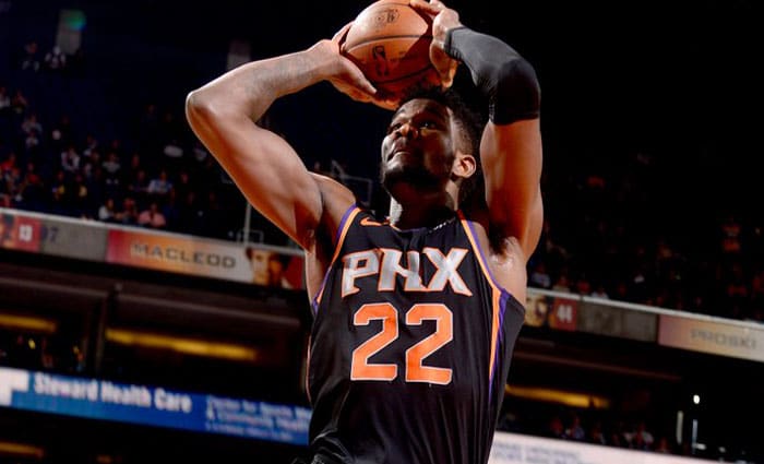 Antetokounmpo y Ayton son los mejores en la sexta semana de juego