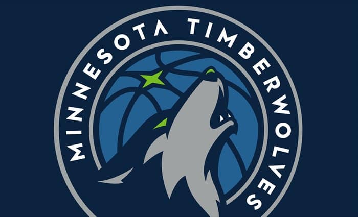 ¡Minnesota defiende con 4 jugadores el ataque de Phoenix!