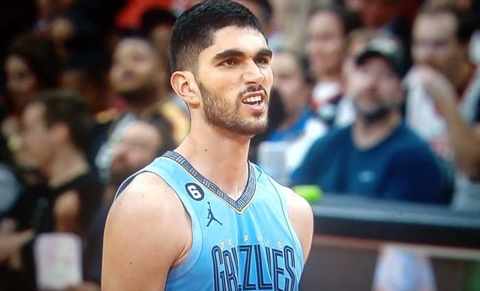 Santi Aldama sufre una lesión en el codo en el Pelicans-Grizzlies