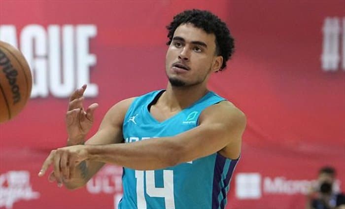 El dominicano Justin Minaya firma con Portland y debuta en la NBA