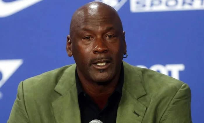 Michael Jordan completa la venta de Charlotte Hornets