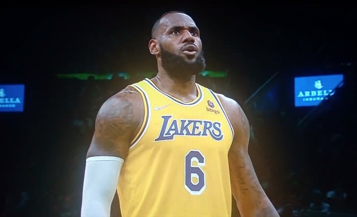 LeBron James volverá a jugar con el número 23
