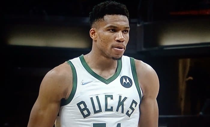 Giannis Antetokounmpo planea entrenar con Olajuwon