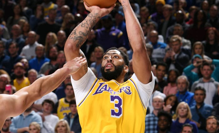 Reto para Anthony Davis: lanzar 6 triples por partido