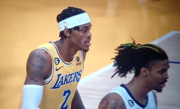 Jarred Vanderbilt permanecerá al menos 2 semanas más de baja