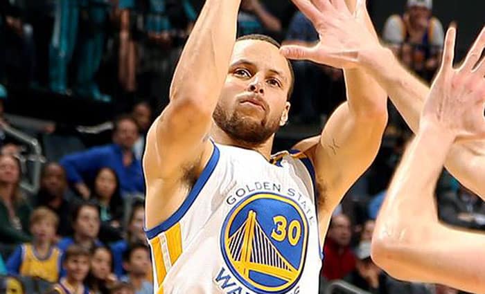 El salto inicial que ya es viral: Wembanyama vs. Curry