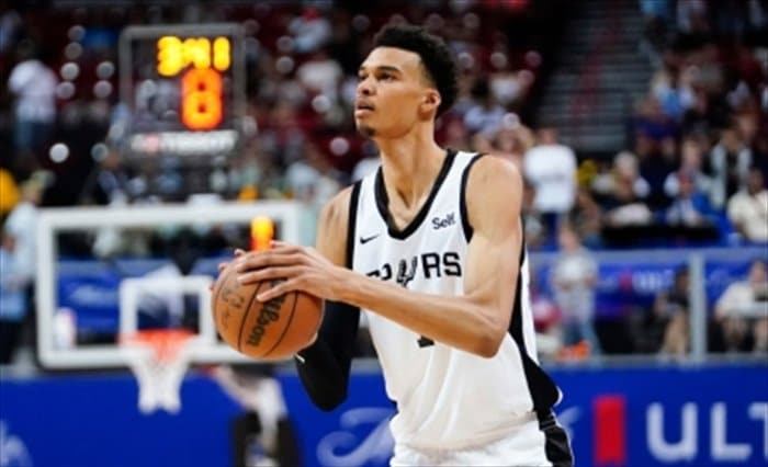 Wembanyama se luce ante unos Heat de saldo