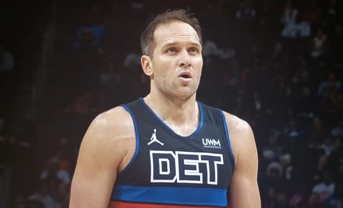 Bojan Bogdanovic debuta en la temporada tras superar su lesión