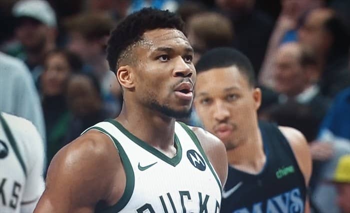Primer triunfo de Rivers con Bucks en un gran duelo entre Anteto y Doncic