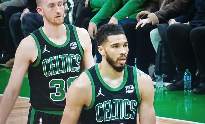 Boston Celtics da un serio correctivo a Dallas pese al triple-doble de Doncic