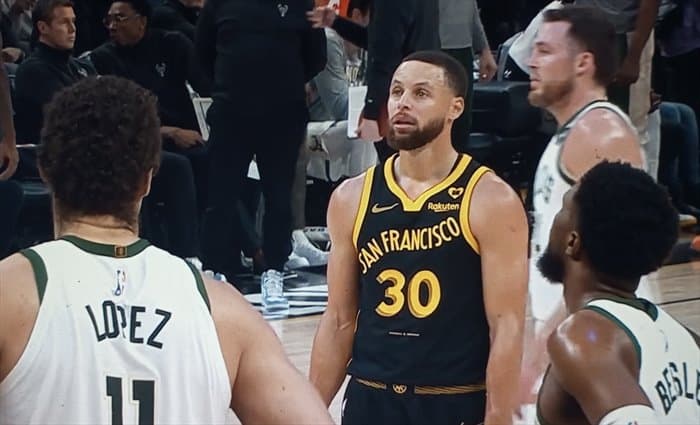 Warriors aplasta a los Bucks por 35 puntos después de la debacle ante Boston