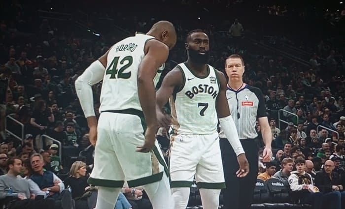 Nueva victoria de los Celtics sobre Phoenix y clasificados para playoffs