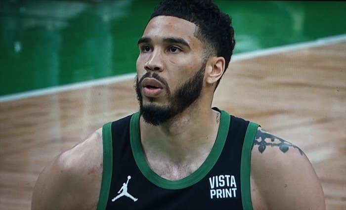 Boston refuerza su dominio en el Este ganando a unos Bucks sin Anteto