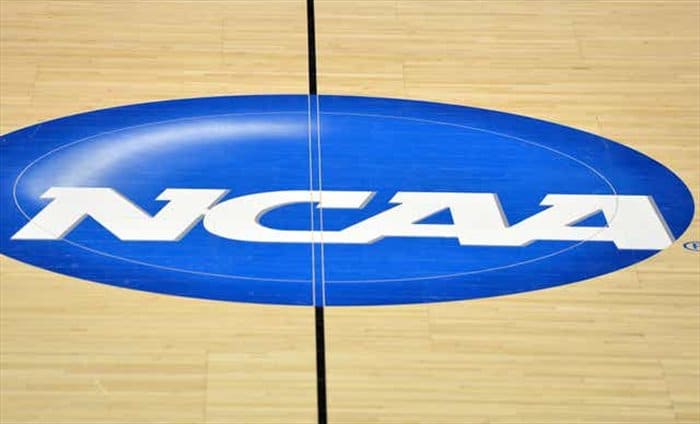 Primera exhibición del gigante Zach Edey en la March Madness