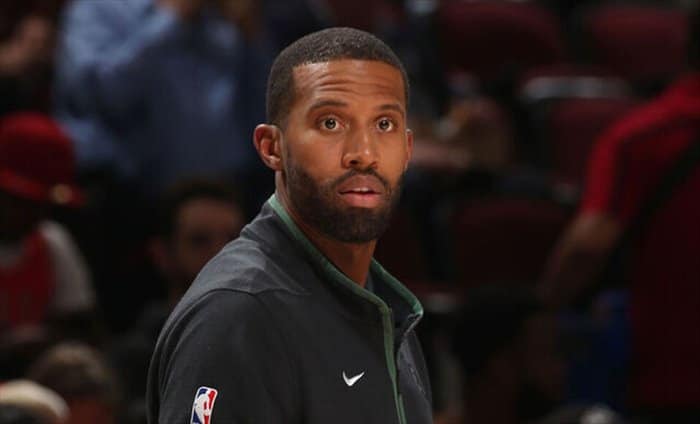 Charles Lee firma como entrenador de Hornets por 4 temporadas