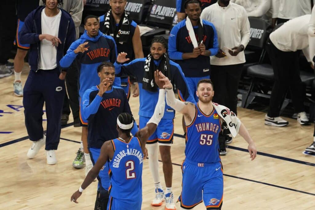 Gilgeous-Alexander rescata al Thunder: Barrida a Memphis y a segunda ronda 1 1000118019