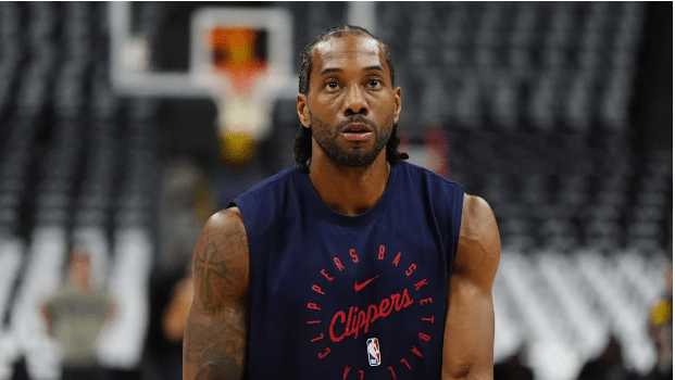 Vintage Kawhi Leonard consigue la victoria para los Clippers y roban el factor cancha 1 Kawhi Leonard. Ron Chenoy-Imagn Images