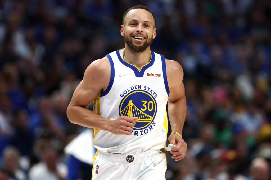 Stephen Curry honrado como el mejor compañero de la NBA 2024-25 1 Stephen Curry