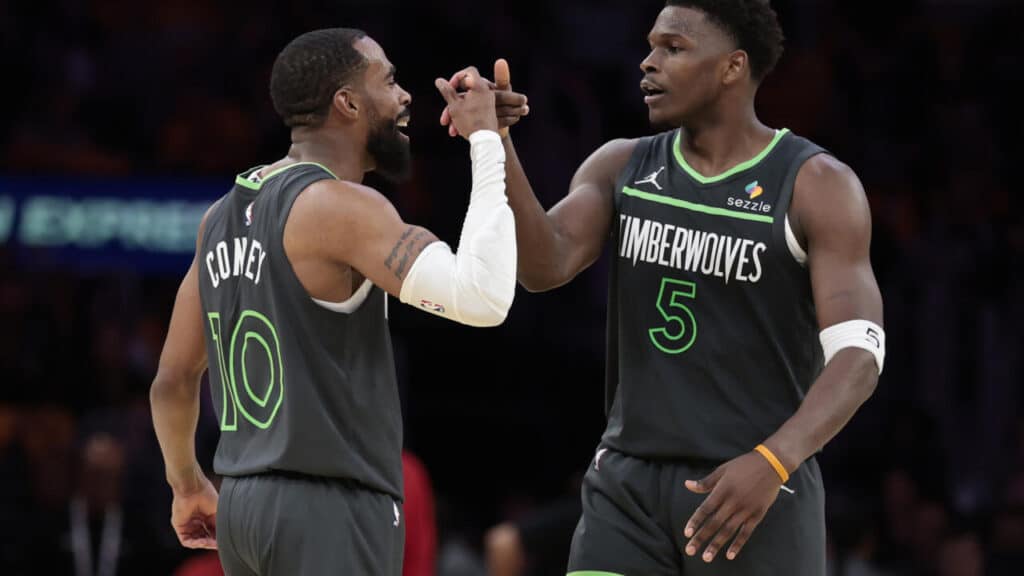 Pronósticos Baloncesto Hoy: ¡NBA, Euroliga, ACB y Más! 1 Minnesota Timberwolves. RONALD MARTINEZ / GETTY IMAGES