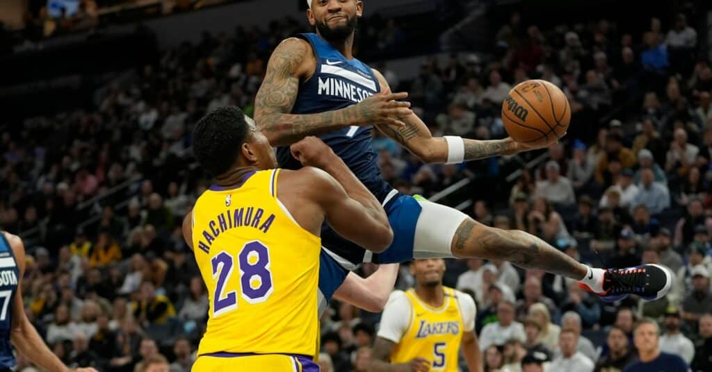 Minnesota Timberwolves x Los Angeles Lakers 20/04/2025: Pronóstico, Cuotas y Más 1 Minnesota Timberwolves vs Los Angeles Lakers. Créditos a Abbie Parr/The Associated Press