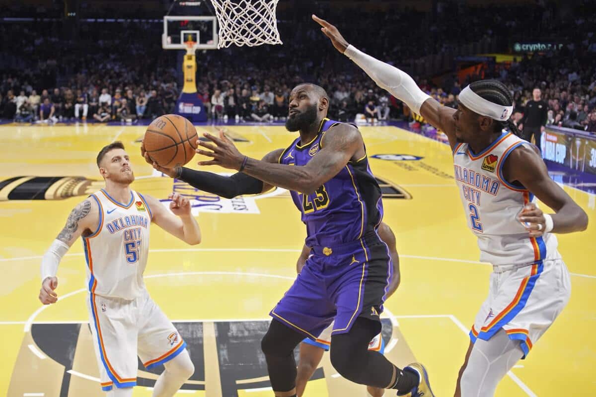 Los Angeles Lakers vs Oklahoma City Thunder. Créditos a Los Angeles Times