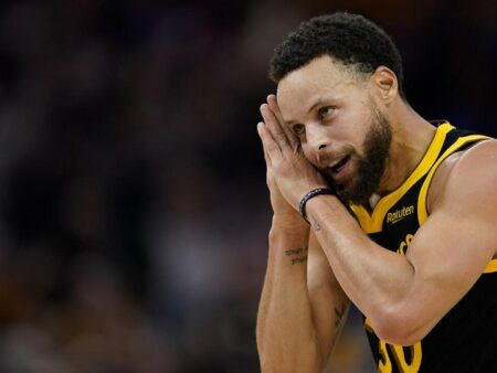 Stephen Curry está a punto de rebasar a Tony Parker en el Top-10 histórico de anotadores en Playoffs