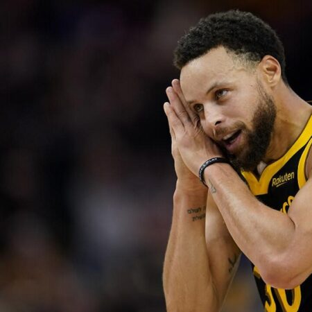 Stephen Curry está a punto de rebasar a Tony Parker en el Top-10 histórico de anotadores en Playoffs